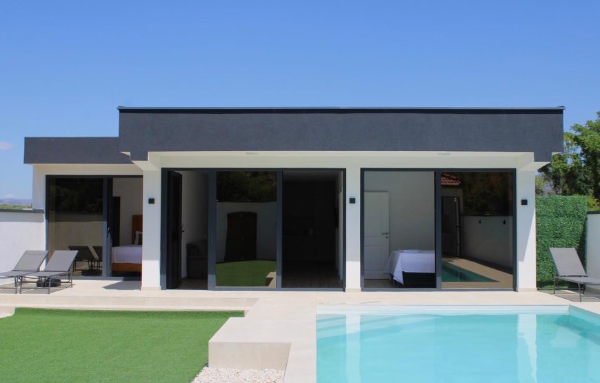 VILLA 37
