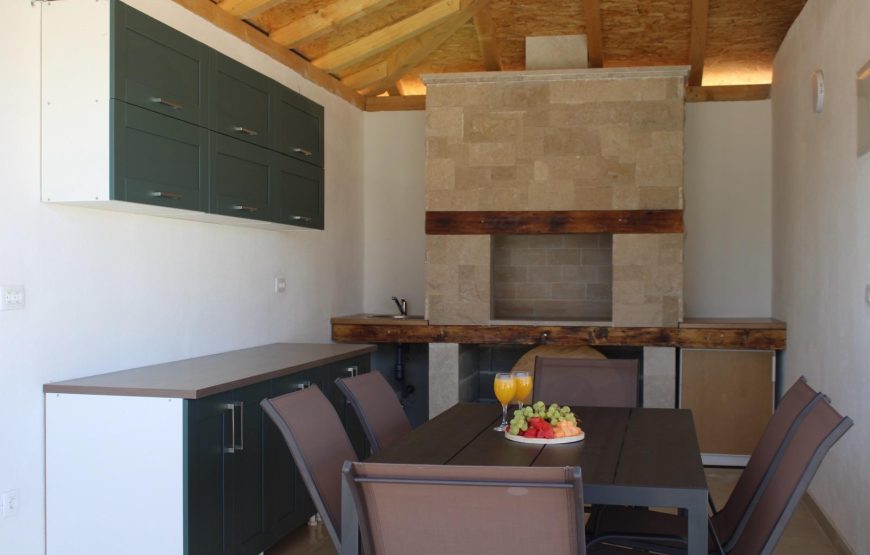 VILLA 37