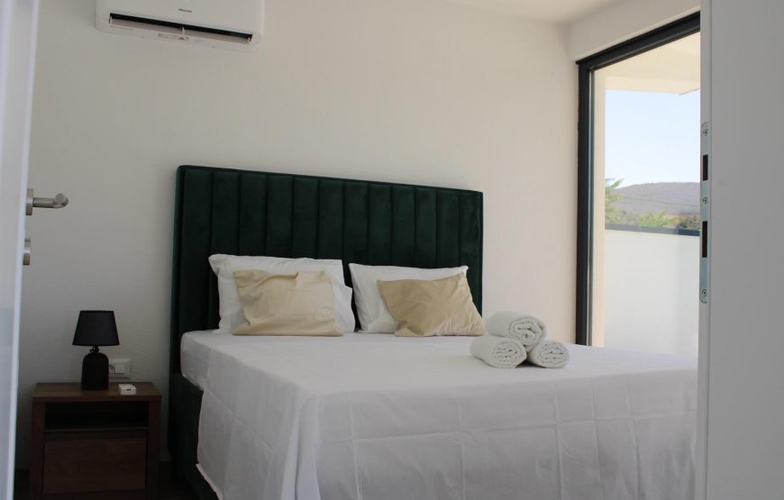 VILLA 37